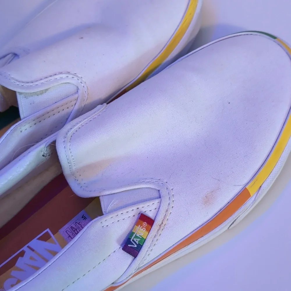 Vans slip on shoes - mens 7.5/womens 9 - Picture 4 of 9